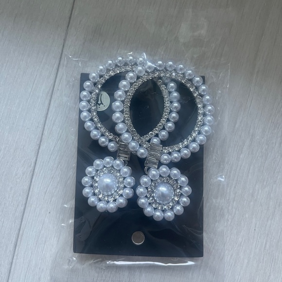 Pearl Earrings (2 sets) - Picture 4 of 5